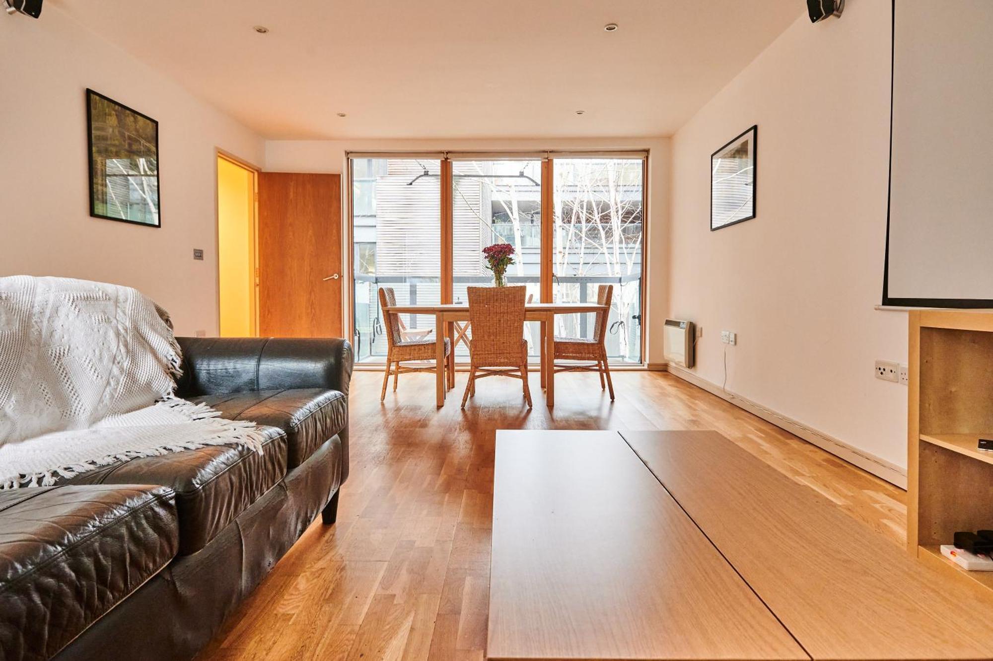 Bright 2 Bedroom Flat In Old Street With Balcony London Kültér fotó
