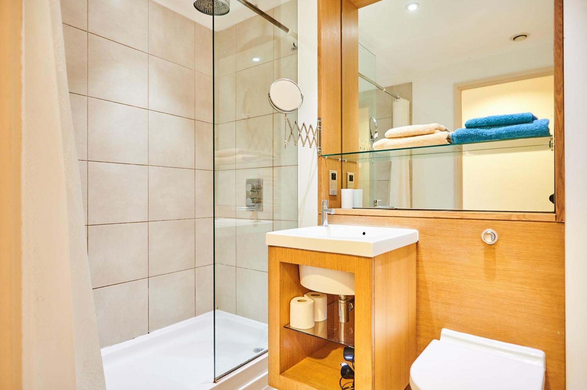 Bright 2 Bedroom Flat In Old Street With Balcony London Kültér fotó