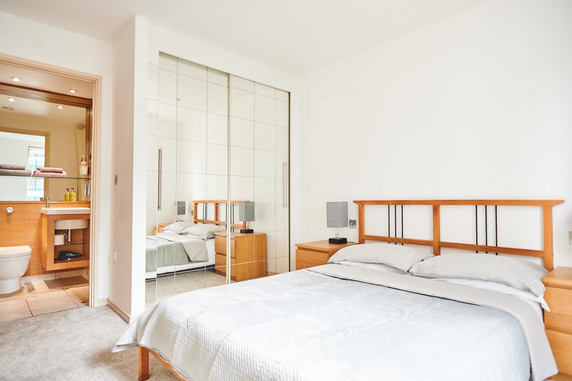 Bright 2 Bedroom Flat In Old Street With Balcony London Kültér fotó